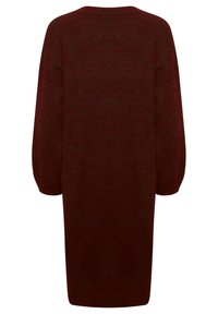 Abito maglione lungo in maglia rossa scura, caratterizzato da una vestibilità morbida, spalle scese e scollatura arrotondata. Texture liscia con dettagli minimi.