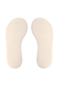 Lichtgekleurde, zachte inlegzolen met een gladde textuur en een gestikte rand, ontworpen om de contouren van de voeten te volgen voor comfortabele ondersteuning.