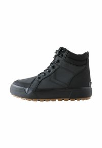 Schwarze High-Top-Sneaker mit strukturiertem Finish und Schnürdesign, ausgestattet mit einem gepolsterten Knöchel und einer Gummisohle mit Traktionsprofil.