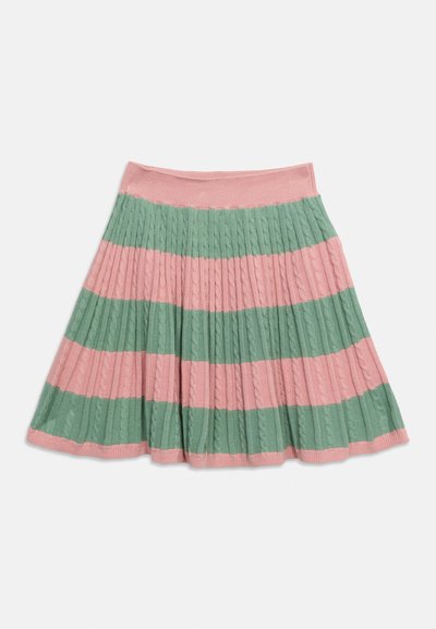 Πλεκτή φούστα με ευρείες οριζόντιες ρίγες σε ροζ και πράσινο, με σχέδιο κοτσίδας και φουσκωτή σιλουέτα.