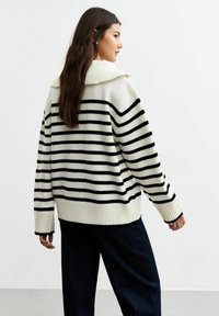 New Look STRIPED HALF ZIP - Poloshirt - white pattern