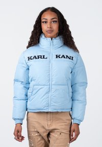 Karl Kani - RETRO ESSENTIAL PUFFER  - Zimska jakna - light blue Miniaturna slika 1