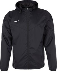 Svart vindjacka med hel dragkedja framtill, justerbar huva och elastiska muddar. Visar en vit Nike-logotyp på vänster bröst.