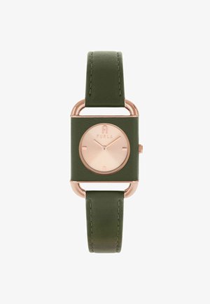 Orologio con cinturino in pelle verde e cassa quadrata in oro rosa. Presenta un quadrante circolare in oro rosa e semplici indicatori delle ore.