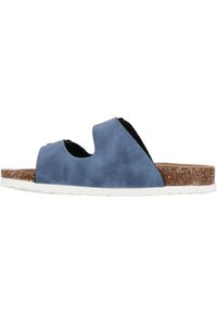 Blaue Wildleder-Slidesandalen mit zwei ausgeschnittenen Riemen, brauner Kork-Zwischensohle und weißer Gummisohle. Strukturiertes Material und minimalistisches Design.