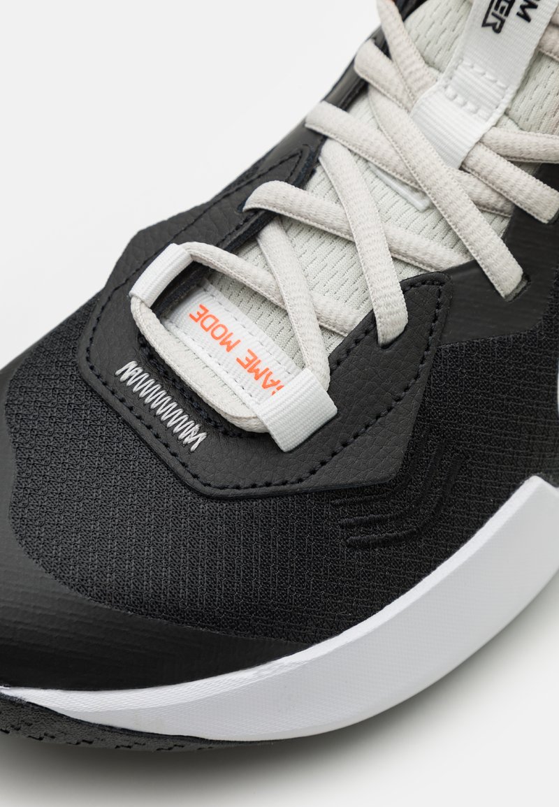 nike zoom crossover basketball shoes