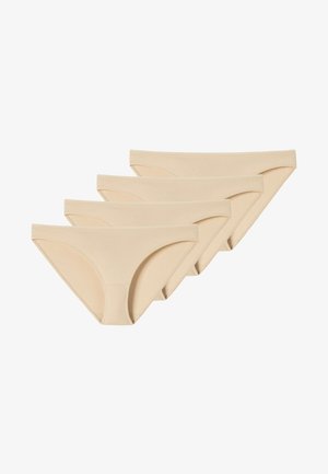 Set di quattro mutande beige in cotone con un design a vita bassa, texture liscia e dettagli di cucitura minimi, adatte per l'uso quotidiano.