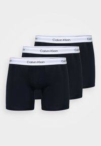 - Panty