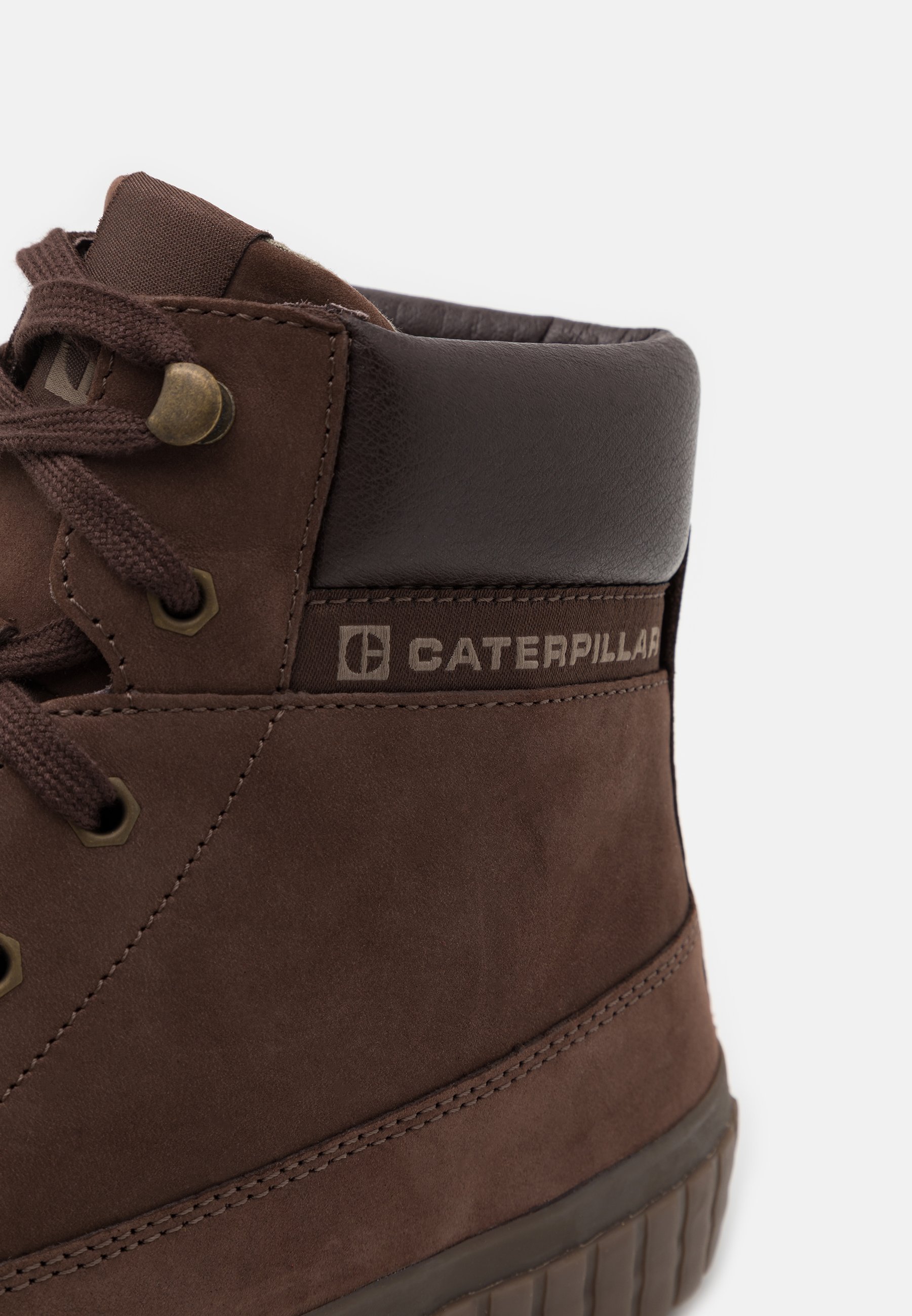 chaussures montantes caterpillar
