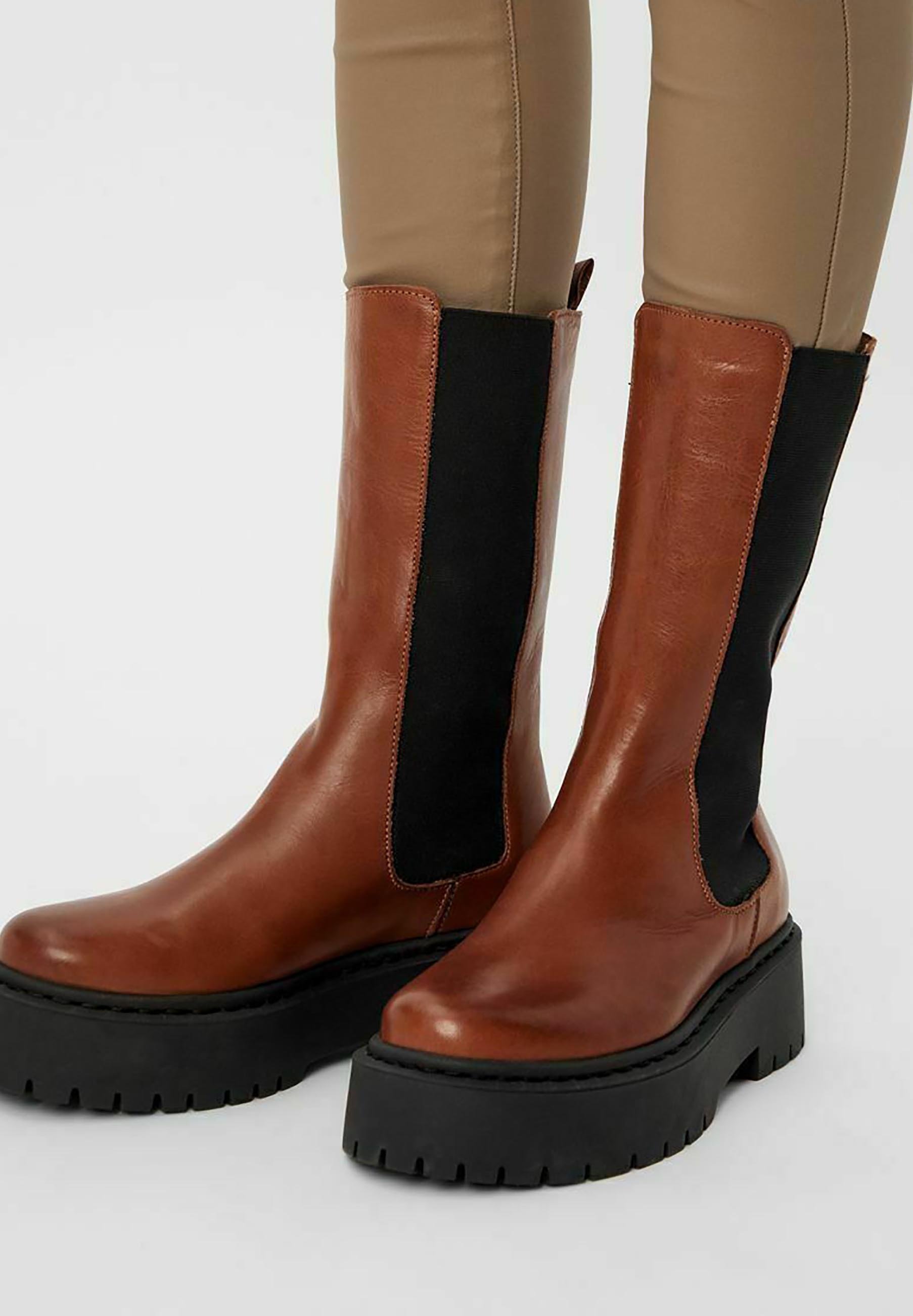 paula platform bootie