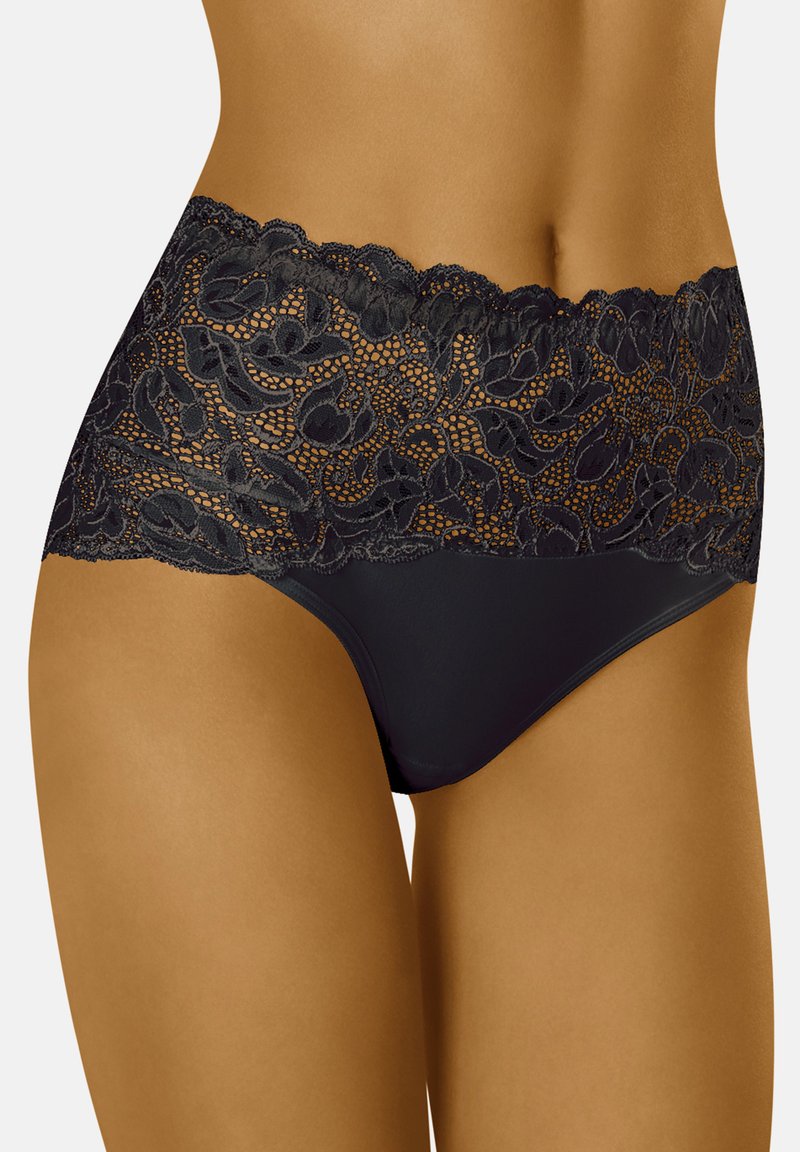 Zwarte high-waisted slip met een kanten tailleband en lijf. Glad materiaal met bloemenkant details en geschulpte randen.