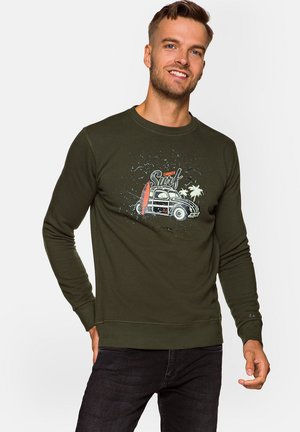Bluza w kolorze oliwkowym z graficznym nadrukiem przedstawiającym klasycznego vana z deską surfingową i palmami. Długie rękawy, ściągacz przy dekolcie i mankietach.