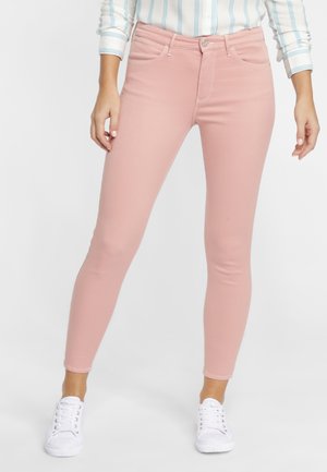 Wrangler Vaqueros pitillo - pink