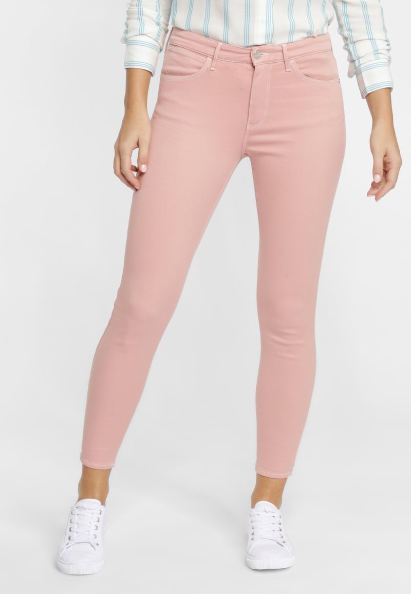 Wrangler Vaqueros pitillo - pink