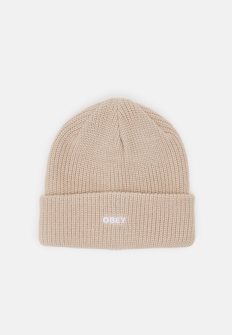 Gorro de malha bege com dobra na barra e logótipo "OBEY" em branco bordado na parte da frente. Textura suave e design ligeiramente elástico.