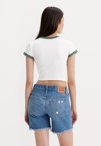 Levi's® GRAPHIC RINGER  - T-shirt con stampa - reflective box tab bright white/darkforest