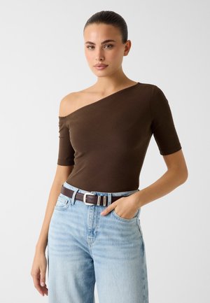 - T-shirt z nadrukiem