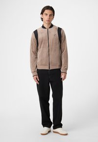 Fila APPAREL ADRIANO REGULAR TRACK - Bomberjacks - taupe gray/black