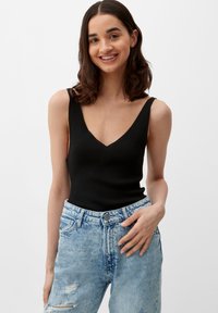 QS MIT V AUSSCHNITT - Top