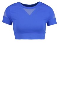 Top deportivo recortado en tejido azul brillante, con mangas cortas y acentos de malla en los hombros y el pecho para mayor transpirabilidad.