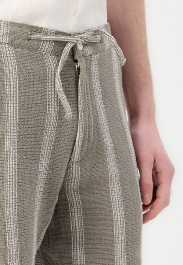 SLHREGSAL - Shorts - vetiver4