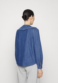 Marks & Spencer COLLAR BLOU - Blusa com botões - medium indigo