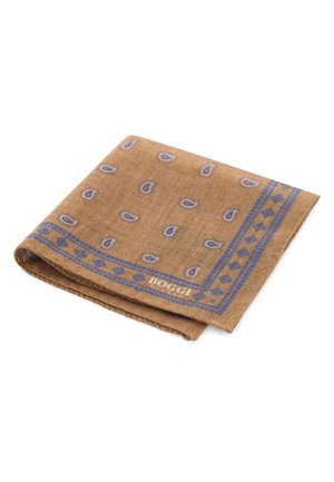 Pochette marron pliée avec motifs paisley bleus et bordure en forme de losange.