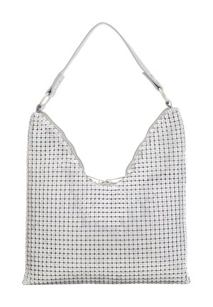 Srebrna torebka z cekinami, z miękkim szarym skórzanym wykończeniem, z unikalnym kształtem otwarcia w kształcie V i regulowanym paskiem na ramię.