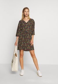 JDY TRICKY 3/4 BUTTON - Vestido camiseiro - night sky