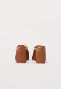 KARL LAGERFELD ASTRA NOVA WHIPSTITCH SLIDE - Sandali z visoko peto - tan