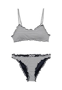 Prašiček bikini komplet z belimi in črnimi črtami, ki vključuje zgornji del s pomladnimi robovi in nastavljivimi naramnicami, ter ujemajoče se hlačke z pomladnimi robovi.
