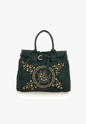 Borsa a mano verde in pelle con una forma strutturata, decorata con ornamenti dorati e argentati che formano un motivo circolare, dotata di due manici.