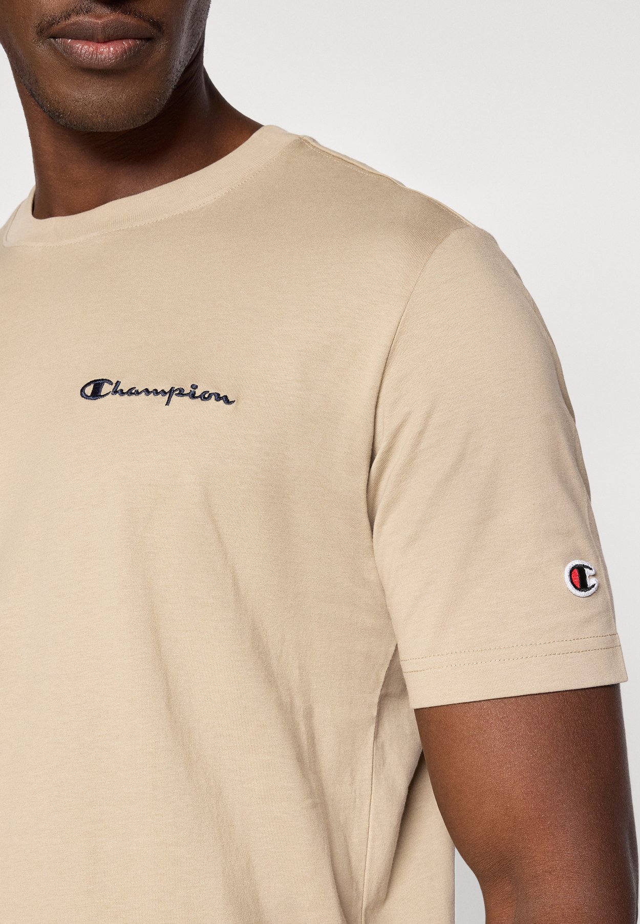 SPORTSWEAR STANDARD FIT