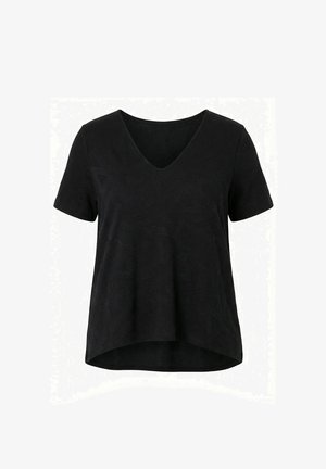 Schwarzes T-Shirt mit kurzen Ärmeln und V-Ausschnitt, leicht geschwungenem Saum, auf weißem Hintergrund dargestellt.