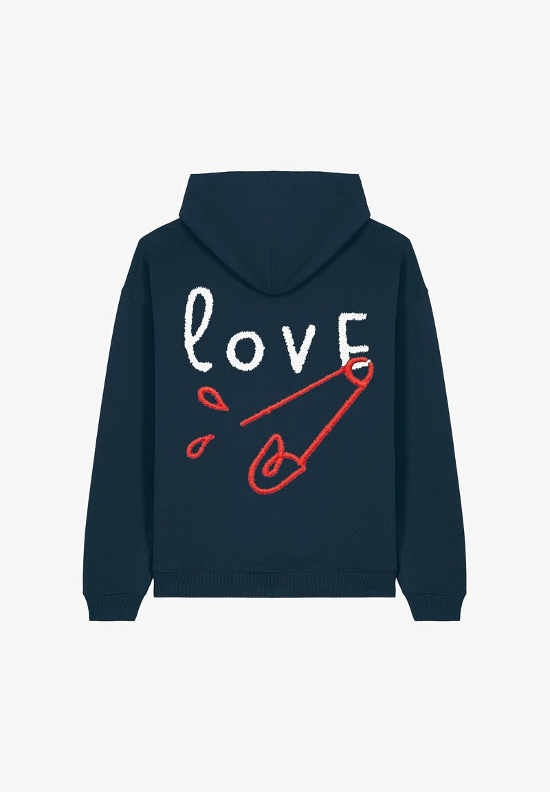 Felpa navy con testo bianco "love" e design di spilli di sicurezza rossi e gocce sul retro. Materiale misto cotone con una consistenza morbida.