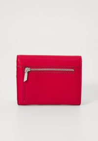 Calvin Klein MUST TRIFOLD ZIP - Novčanik - scarlet sage
