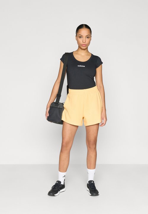 adidas SOFT LUX LOOSE - Pantalón corto de deporte - semi ice tangerine — photo 2