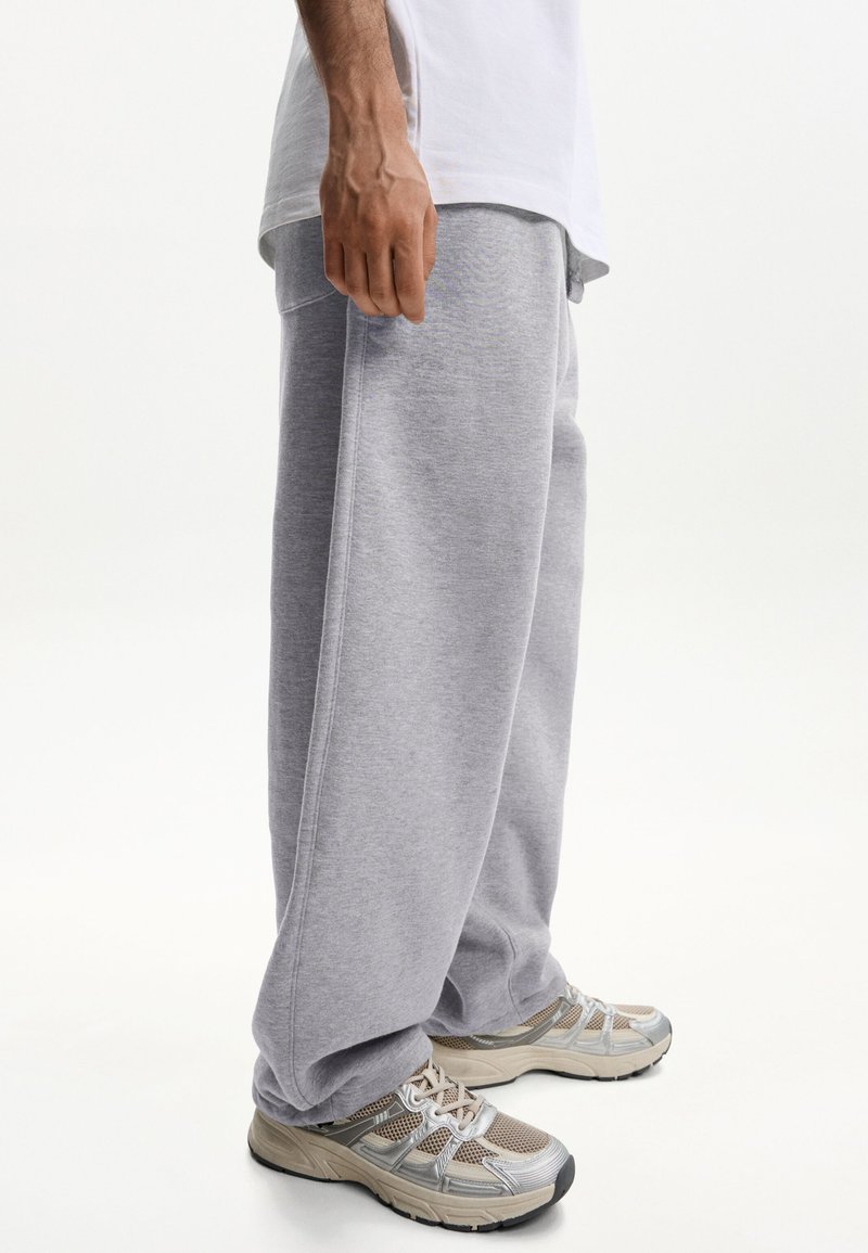 Bershka Baggy Sweatpants Bershka Grey Sweatpants Pantalon Large