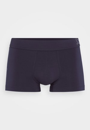 Jūras zilas vīriešu bokseršortos, izgatavoti no mīksta auduma, ar pieguļošu dizainu, elastīgu jostu un diskrētu sānu logotipu.