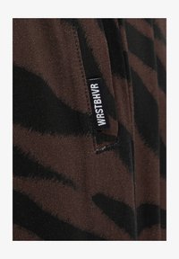 Δεν επιλέχθηκε, chocolate brown zebra