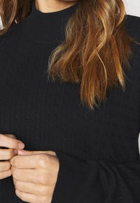 Even&Odd Petite Maglione - black