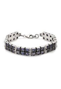 Silverarmband med kvadratiska lila stenar i ett rutmönster, med lås och intrikata metalldetaljer.