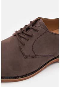 Clarks Stringate - dark brown