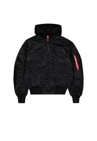 Giubbotto bomber nero con finitura lucida, zip frontale, polsini e orlo a costine, cappuccio e dettaglio con etichetta rossa sulla manica.