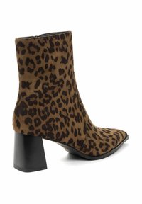 Betsy Klassiset nilkkurit - leopard