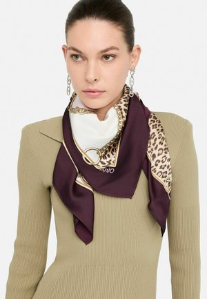 Foulard in seta con bordo bordeaux, centro bianco e accenti in stampa leopardata, con dettagli di catena e logo in oro.