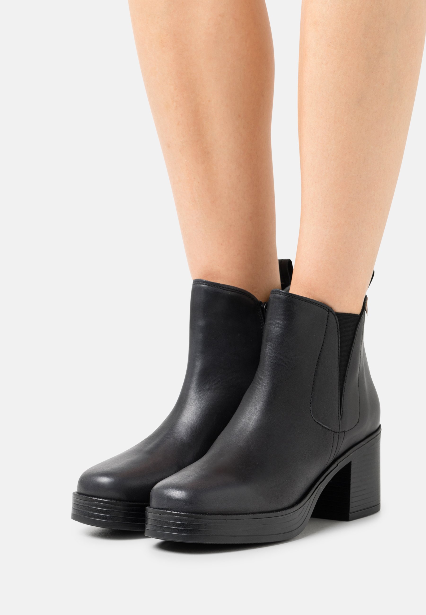 mtng NAIARA - Botines bajos - black/negro - Zalando.es