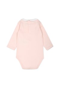 Body neonato a maniche lunghe in morbido cotone rosa pallido, con colletto bianco e chiusura a bottoni nella parte posteriore. Fondo arrotondato per una facile vestibilità.