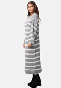 Elara Strikkjoler - grau