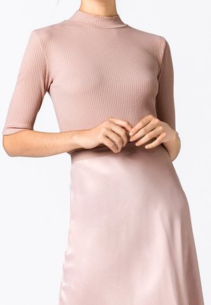 Jednoduché tričko - light pink